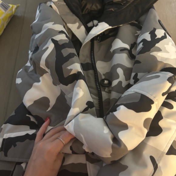 Canada goose jacket brand new - Picture 2 of 6